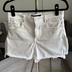Express White Midi High Rise Stretch Jean Shorts Distressed Hem Size 6